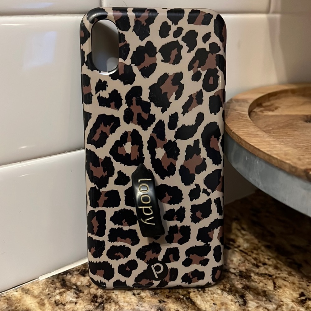 iPhone XS MAX leopard loopy case.
